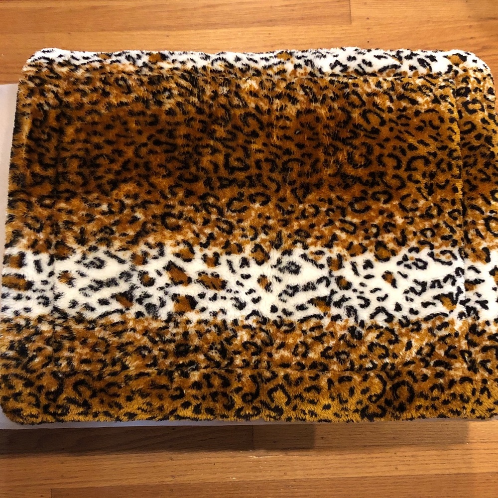 Leopard Print Cat Crinkle Mat